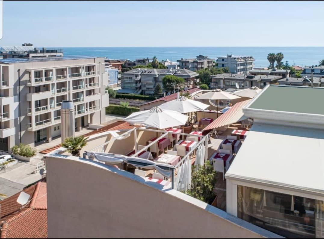 Relais Concorde Aparthotel Grottammare Buitenkant foto